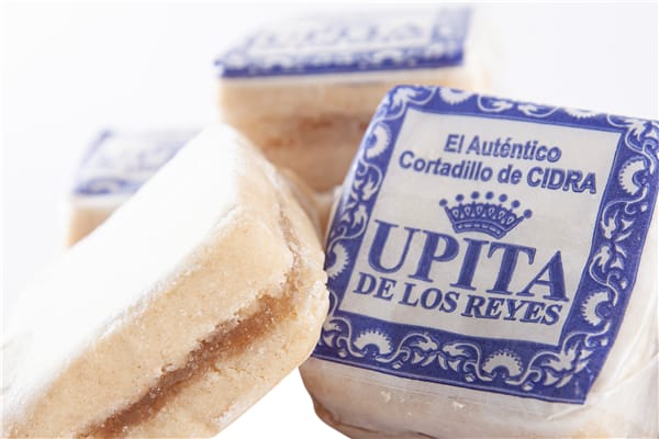 Cortadillos de cabello de ángel Upita de los Reyes en su envoltorio